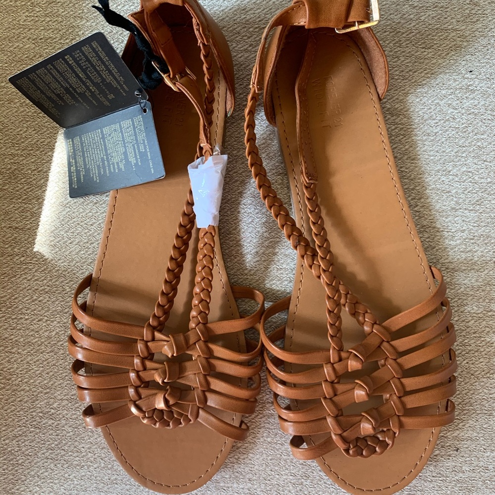 NWT Tan Sandals size 9 wide
